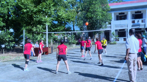 HỘI NÔNG DÂN XÃ VÂN LĨNH TỔ CHỨC GIẢI BÓNG CHUYỀN HƠI NHÂN KN 94 NĂM  NGÀY THÀNH LẬP HỘI NÔNG DÂN VIỆT NAM