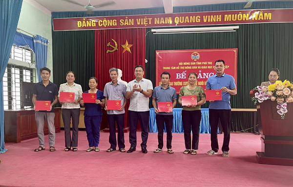 Khai giảng-Bế giảng các lớp nghề cho nông dân tại huyện Yên Lập