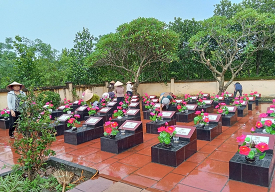 Xã Thuỵ Vân: ra quân tổng vệ sinh nghĩa trang liệt sỹ