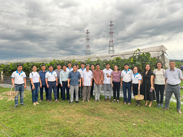 Hội Nông dân Thanh Thuỷ tổ chức tham quan học tập mô hình kinh tế tại huyện Yên Lập và Lâm Thao