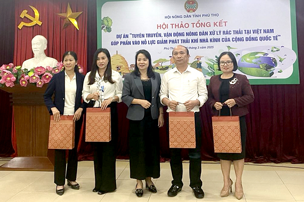 Tổng kết dự án tuyên truyền, vận động nông dân xử lý rác thải