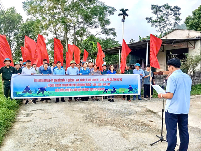 Xã Phú Khê ra quân thu gom rác thải giữ gìn vệ sinh môi trường sáng – xanh – sạch – đẹp, Chào mừng kỷ niệm 80 năm Quốc khánh (2/9/1945-2/9/2025)