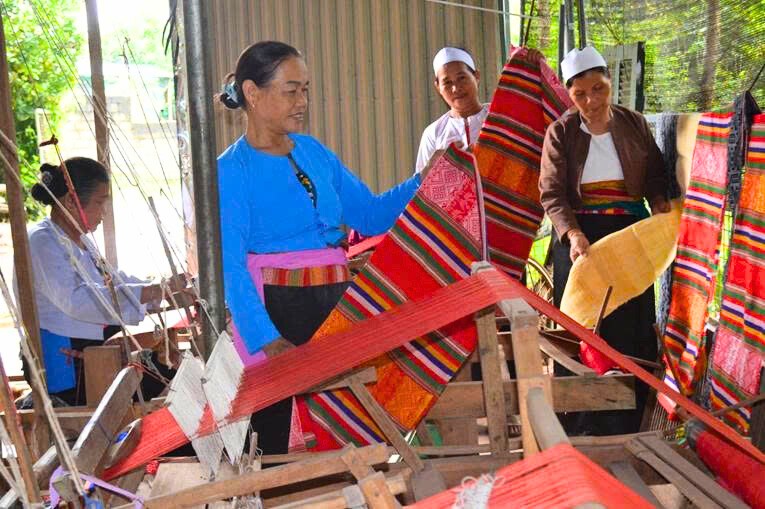 Hợp tác xã Dệt thổ cẩm truyền thống và dịch vụ tổng hợp Đông Lai – Mô hình tiêu biểu của Chương trình FFF trong bảo tồn văn hoá và phát triển sinh kế bền vững