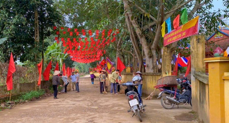 Hội Nông dân xã Phú Khê ra quân tổng dọn vệ sinh môi trường, chỉnh trang khu dân cư, chào mừng bầu cử đại biểu Quốc hội khoá XVI và bầu cử đại biểu Hội đồng nhân dân các cấp, nhiệm kỳ 2026-2031