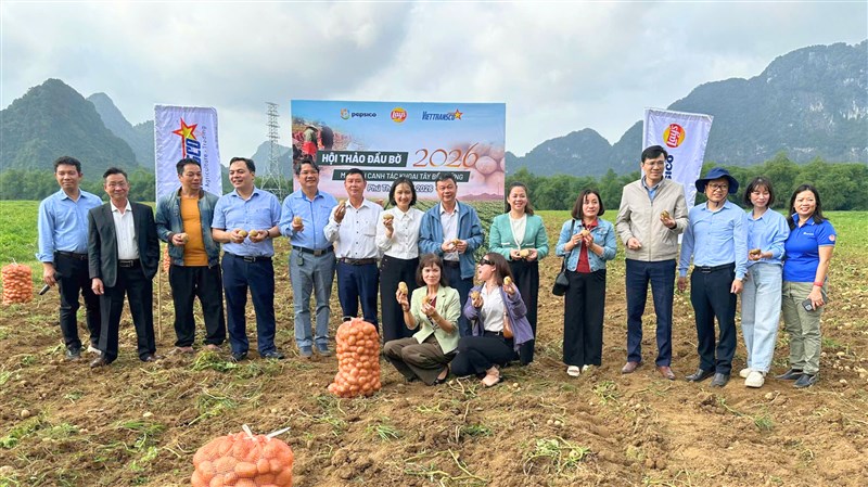 Hội viên nông dân xã An Nghĩa tham quan, học tập mô hình trồng khoai tây bền vững thực hiện liên kết chuỗi giá trị