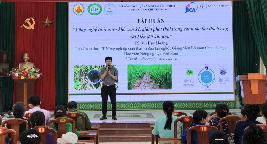 Hội Nông dân xã Tam Hồng phối hợp tổ chức lớp tập huấn kỹ thuật canh tác lúa tiên tiến