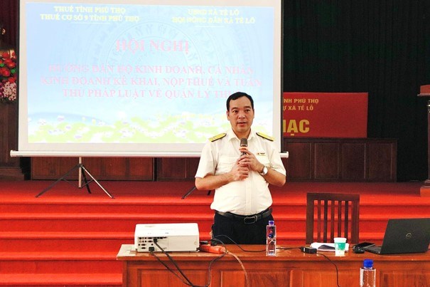 Hội Nông dân xã Tề Lỗ tổ chức Hội nghị hướng dẫn hộ kinh doanh, cá nhân kinh doanh kê khai, nộp thuế và tuân thủ pháp luật về quản lý thuế