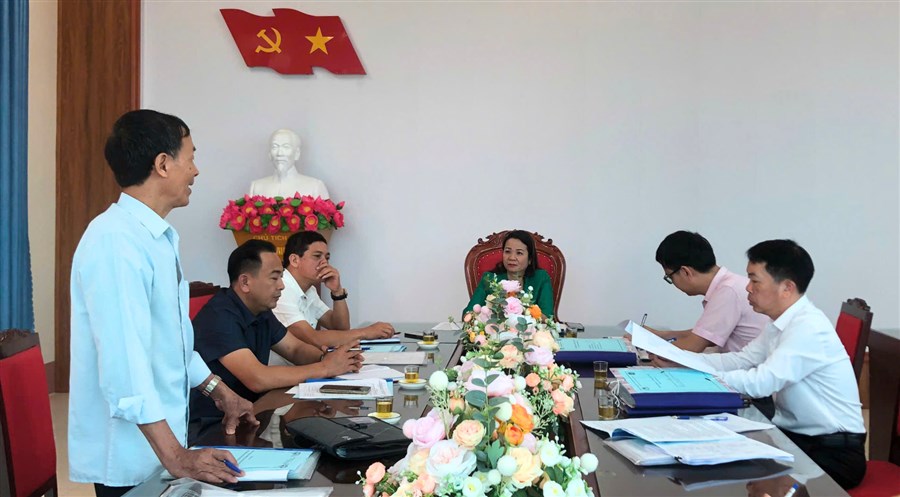 HỘI NÔNG DÂN TỈNH KIỂM TRA, GIÁM SÁT HOẠT ĐỘNG ỦY THÁC NGÂN HÀNG CHÍNH SÁCH XÃ HỘI TẠI CƠ SỞ