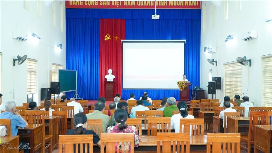 Bồi dưỡng lý luận chính trị và nghiệp vụ công tác Hội cho cán bộ Hội Nông dân cơ sở tại xã Thanh Ba
