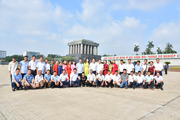 Hội Nông dân xã Đoan Hùng tổ chức các hoạt động chào mừng kỷ niệm 136 năm ngày sinh Chủ tịch Hồ Chí Minh