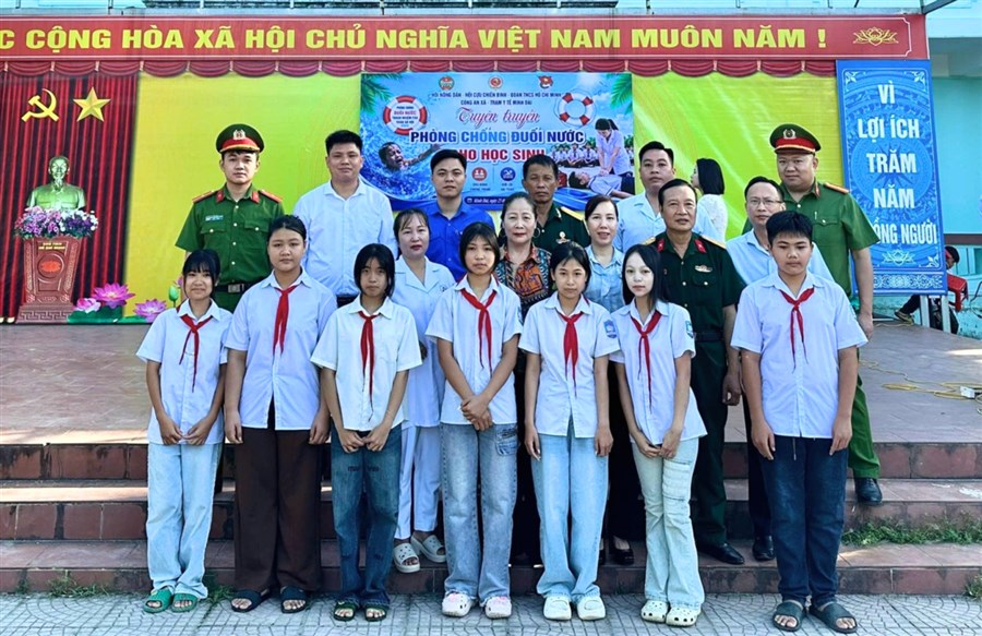 TUYÊN TRUYỀN PHÒNG, CHỐNG ĐUỐI NƯỚC CHO HỌC SINH 