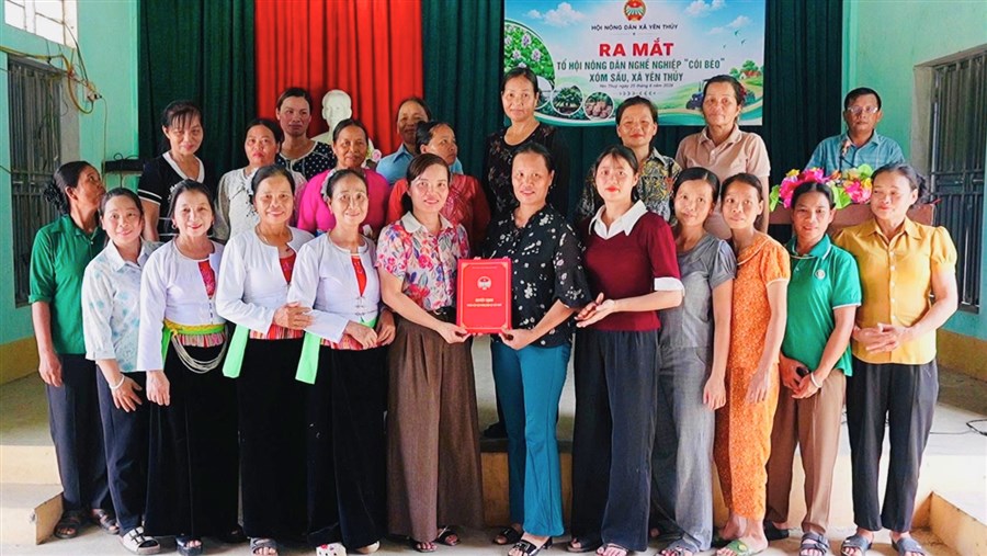 Hội Nông dân xã Yên Thủy ra mắt Tổ Hội Nông dân nghề nghiệp Cói Bèo