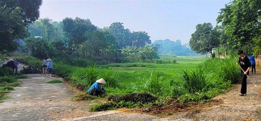 Hội Nông dân xã Lập Thạch ra quân tổng vệ sinh môi trường tại các khu dân cư