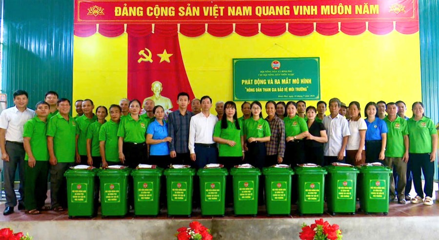 Hội Nông dân xã Bình Phú ra mắt mô hình “Nông dân tham gia bảo vệ môi trường”