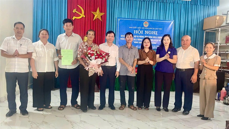 Hội Nông dân xã Lâm Thao sơ kết công tác 9 tháng, ra mắt Câu lạc bộ “Nông dân bảo vệ môi trường”