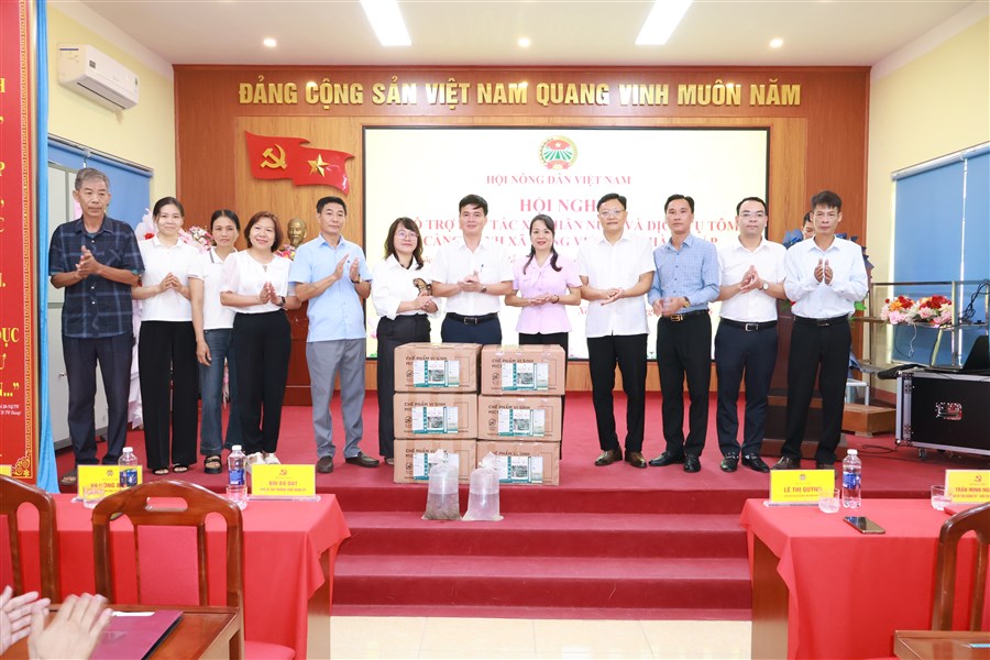 Hỗ trợ Hợp tác xã tôm càng xanh xã Hùng Việt phát triển sau thành lập