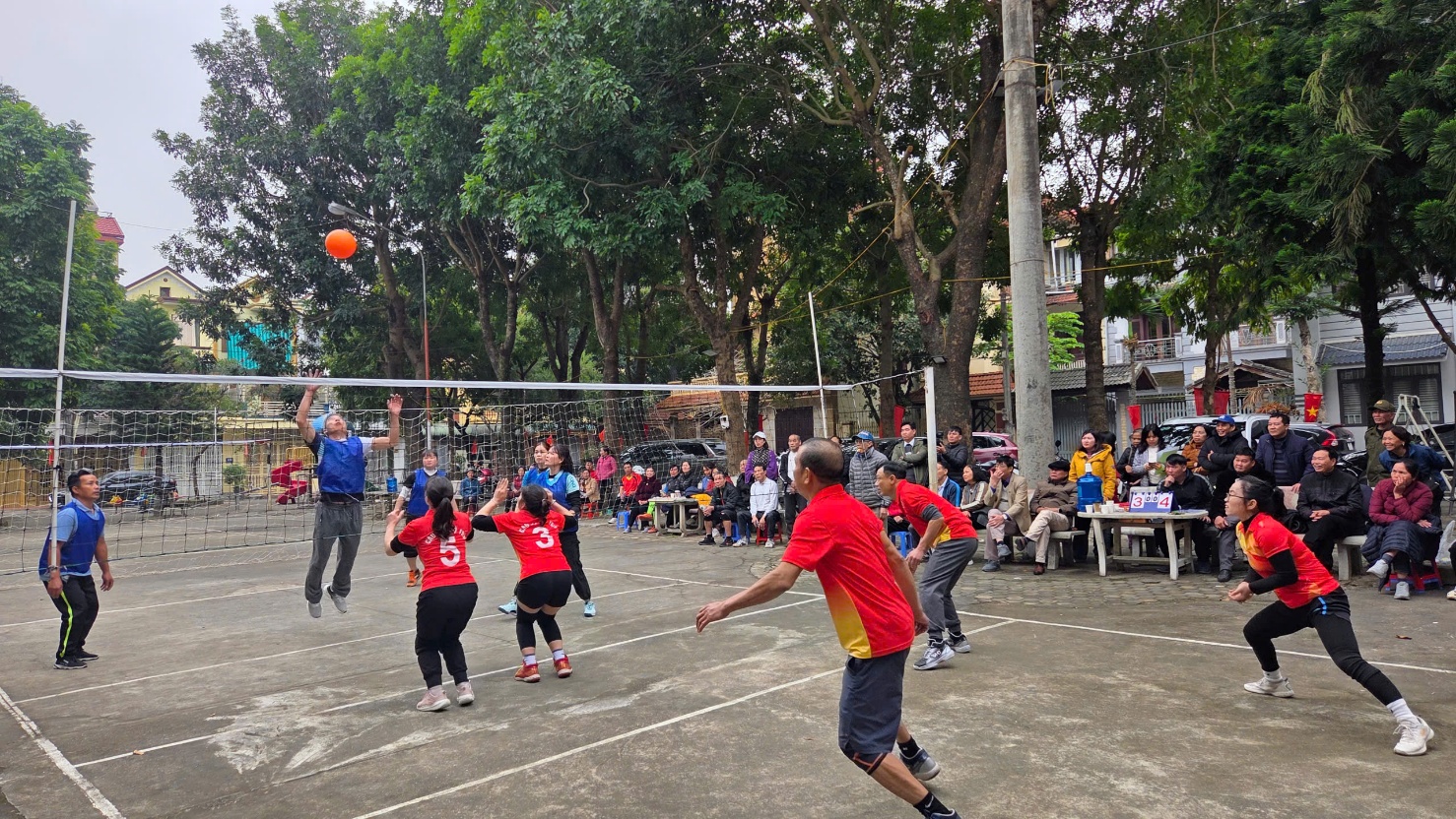 Trận tranh giải Nhất – Nhì giữa đội Đồng Tiến và đội Thịnh Lang